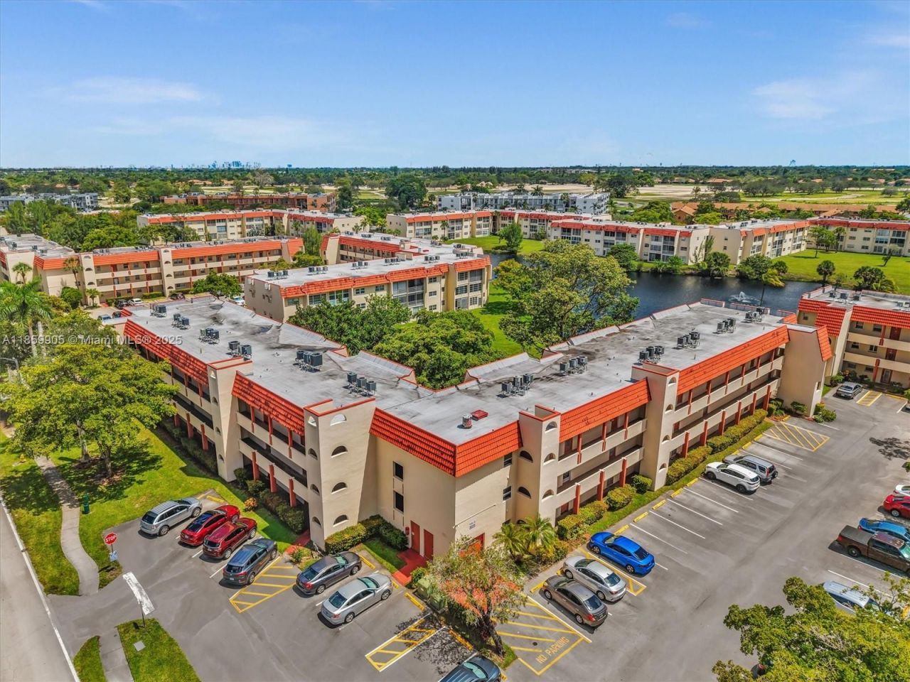 8020 N Sunrise Lakes Dr, Unit 110, Sunrise, FL 33322 Photo