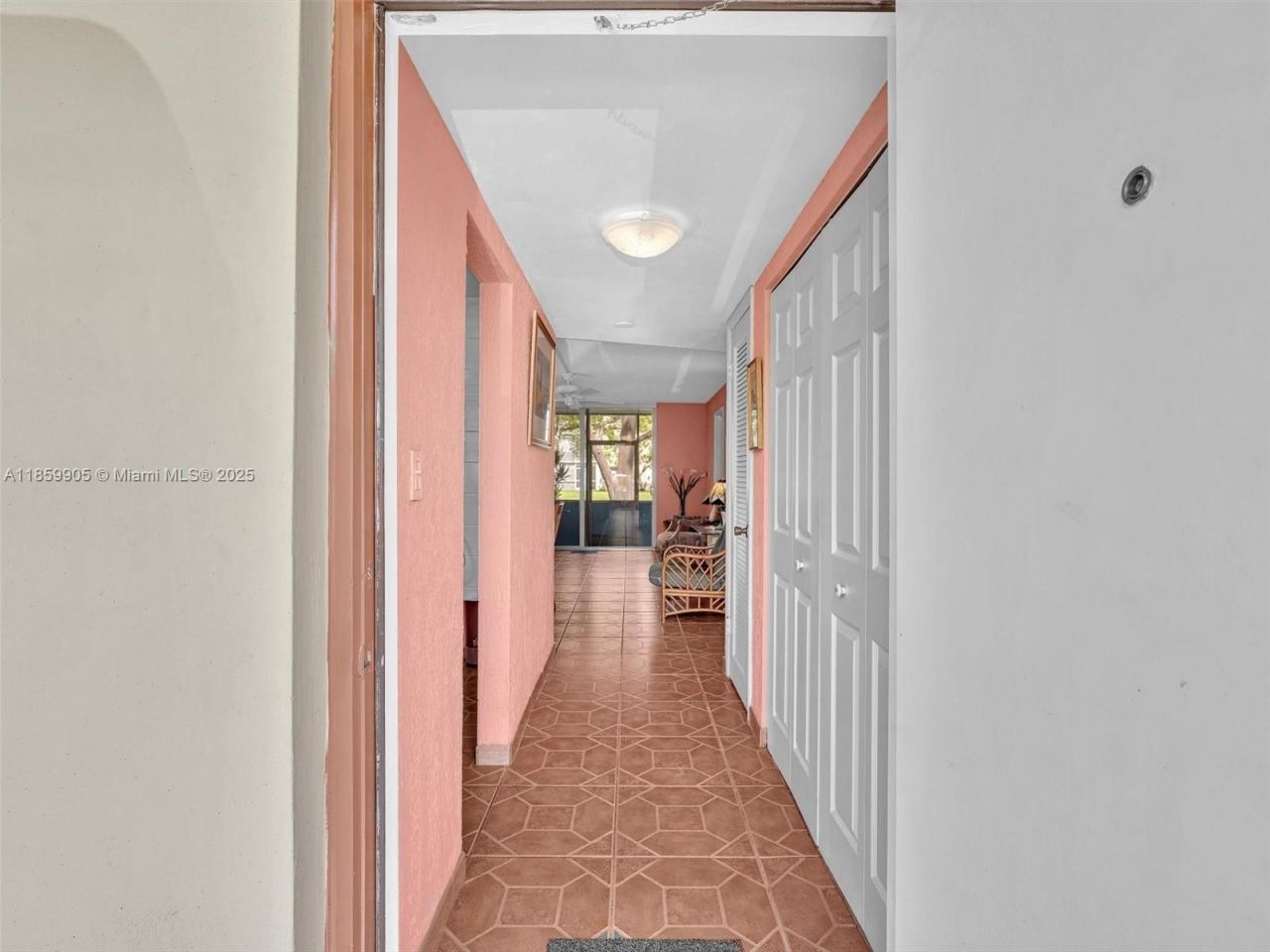 8020 N Sunrise Lakes Dr, Unit 110, Sunrise, FL 33322 Photo