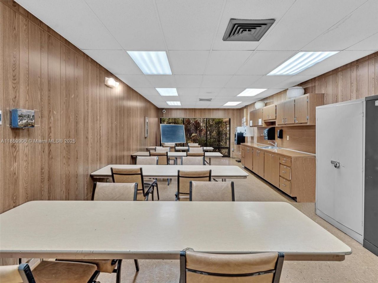 8020 N Sunrise Lakes Dr, Unit 110, Sunrise, FL 33322 Photo