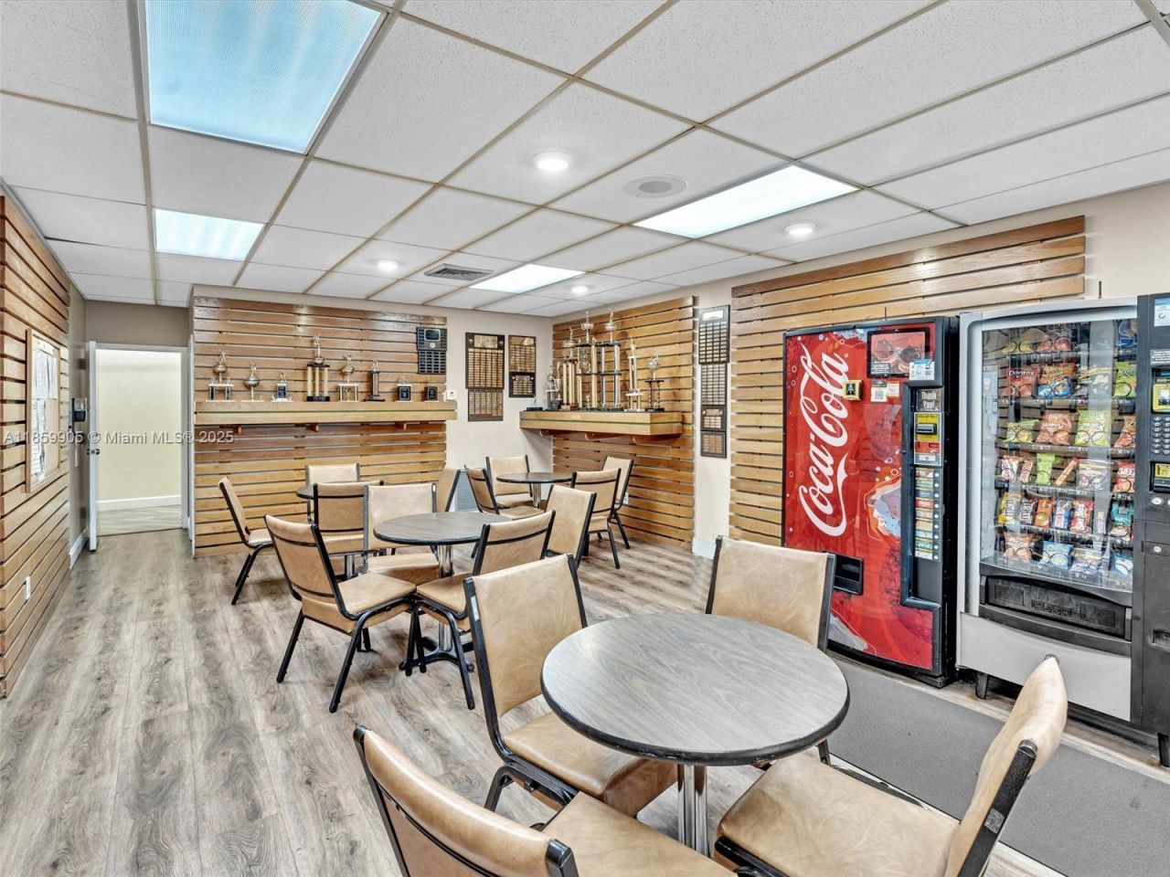 8020 N Sunrise Lakes Dr, Unit 110, Sunrise, FL 33322 Photo