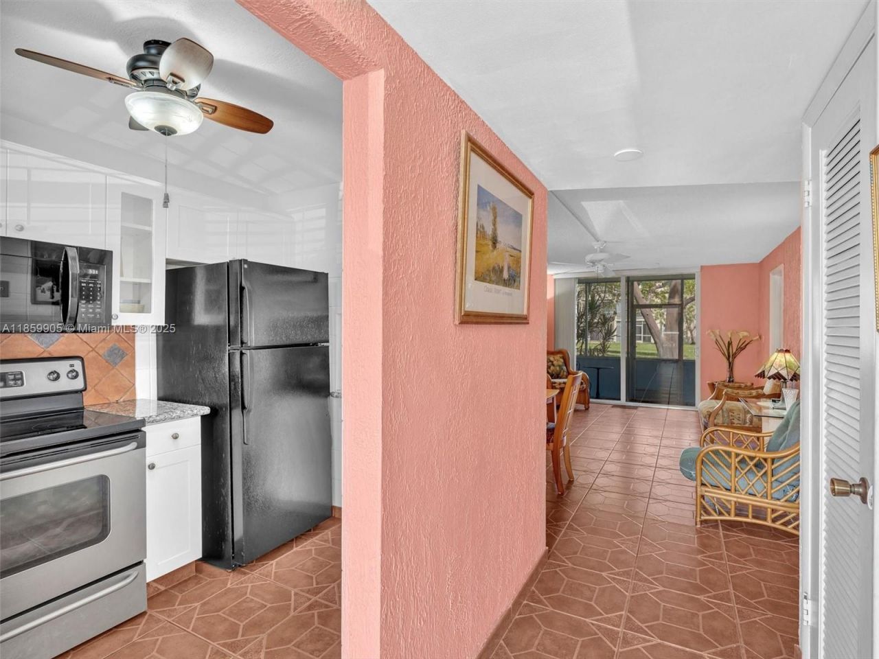 8020 N Sunrise Lakes Dr, Unit 110, Sunrise, FL 33322 Photo