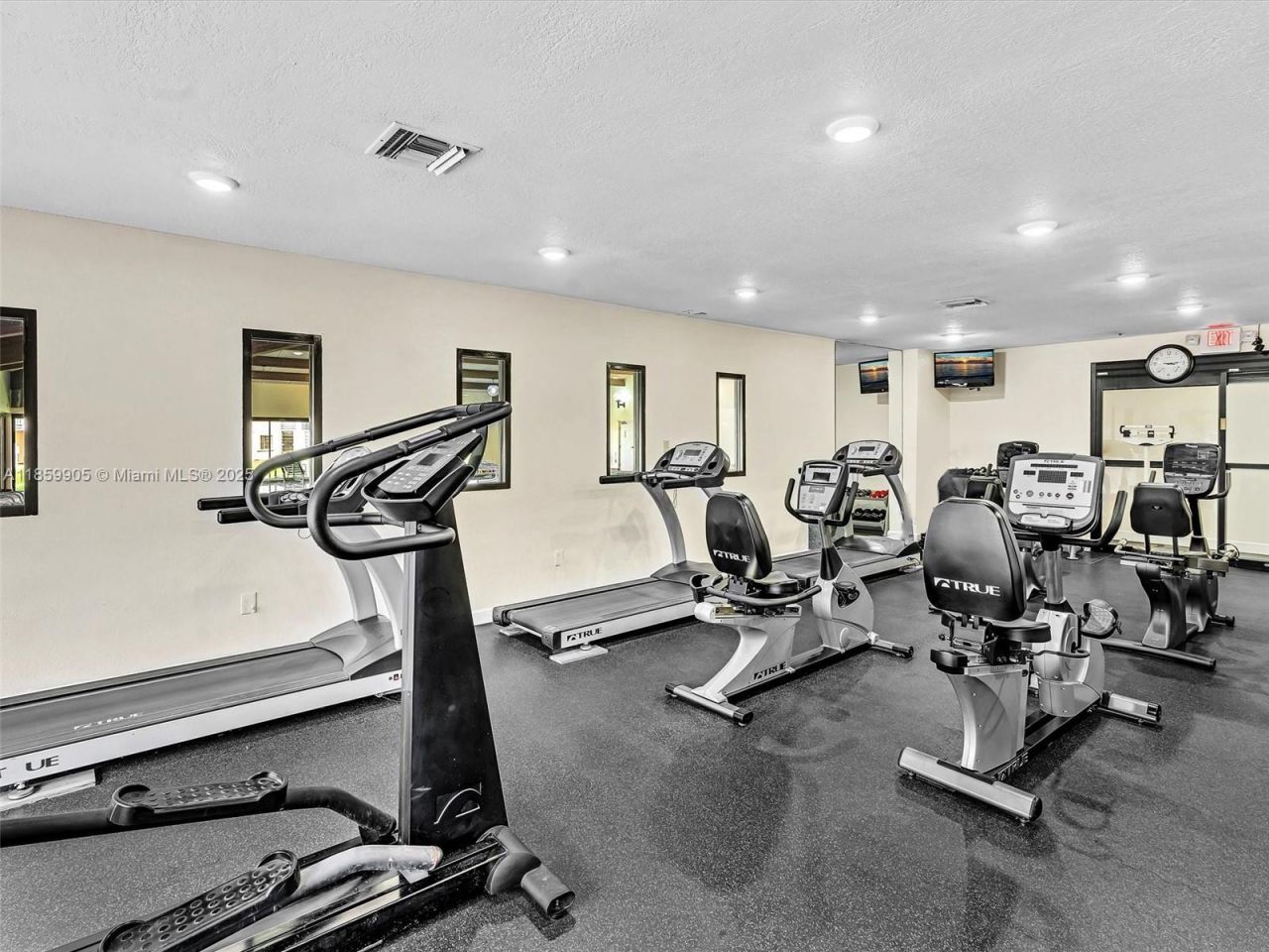 8020 N Sunrise Lakes Dr, Unit 110, Sunrise, FL 33322 Photo