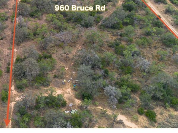 960 Bruce, Poteet, TX 78065