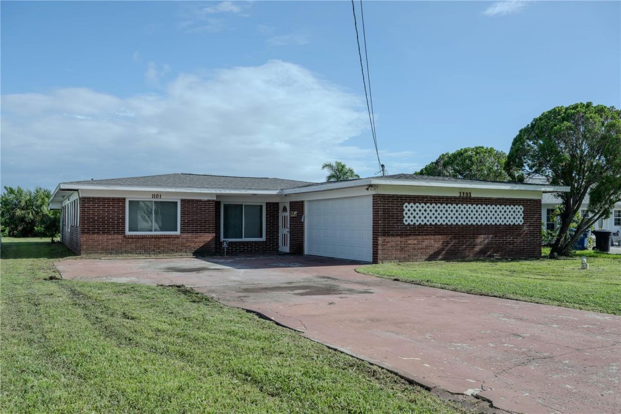 1101 28th Avenue S, Saint Petersburg, FL 33705 Main Photo