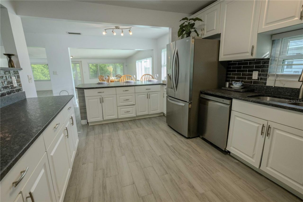 1101 28th Avenue S, Saint Petersburg, FL 33705 Photo