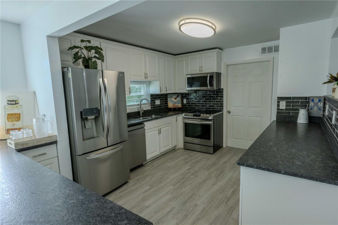 1101 28th Avenue S, Saint Petersburg, FL 33705 Photo