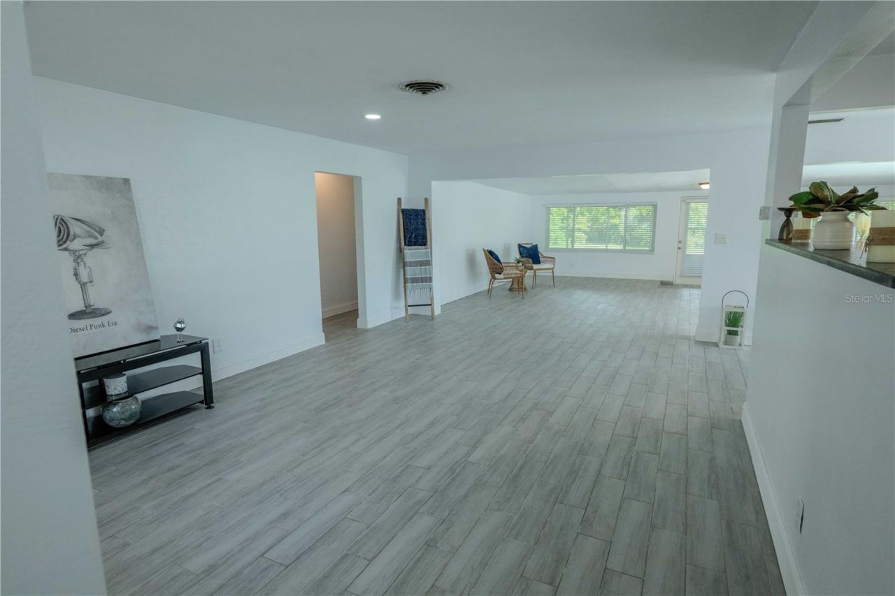 1101 28th Avenue S, Saint Petersburg, FL 33705 Photo