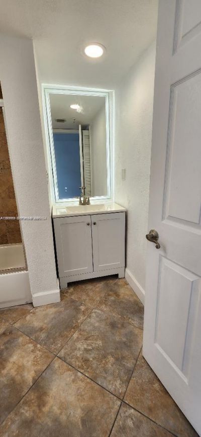 1621 Collins Ave, Unit 404, Miami Beach, FL 33139 Photo