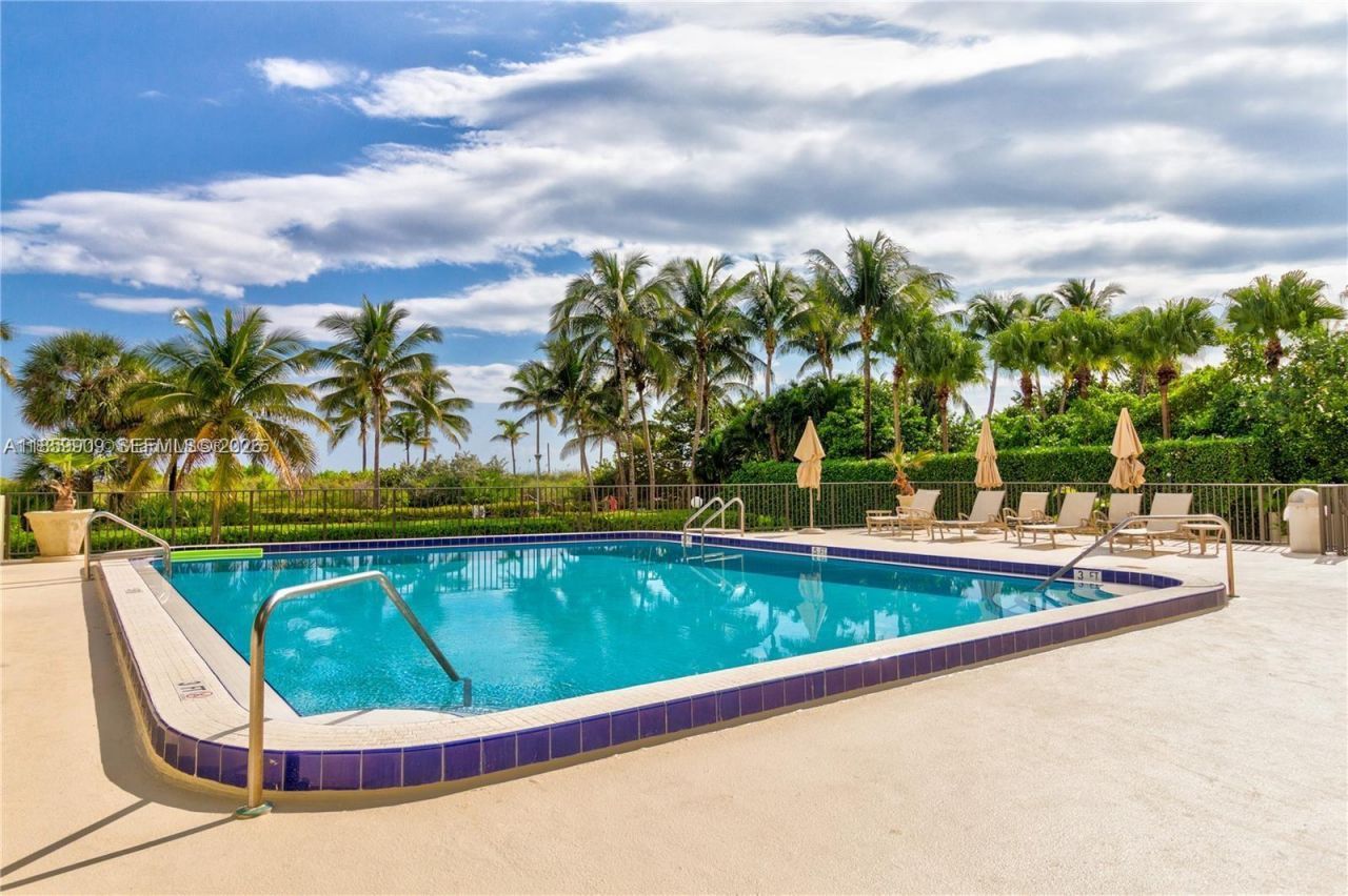 1621 Collins Ave, Unit 404, Miami Beach, FL 33139 Photo