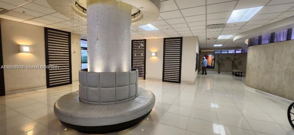 1621 Collins Ave, Unit 404, Miami Beach, FL 33139 Photo