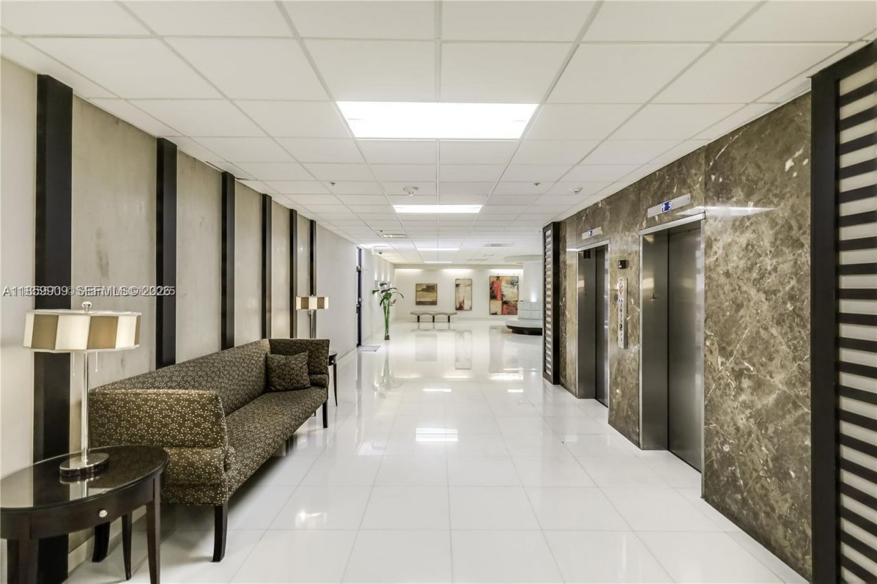 1621 Collins Ave, Unit 404, Miami Beach, FL 33139 Photo