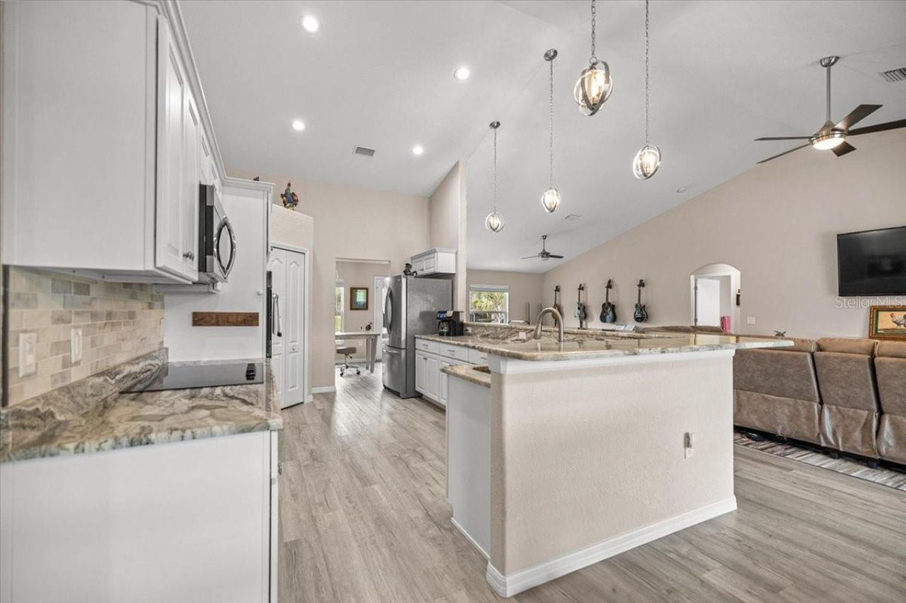 700 E Boston Street, Hernando, FL 34442 Photo