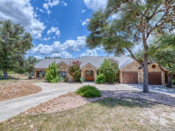 216 skipping stone, ConCan, TX 78838