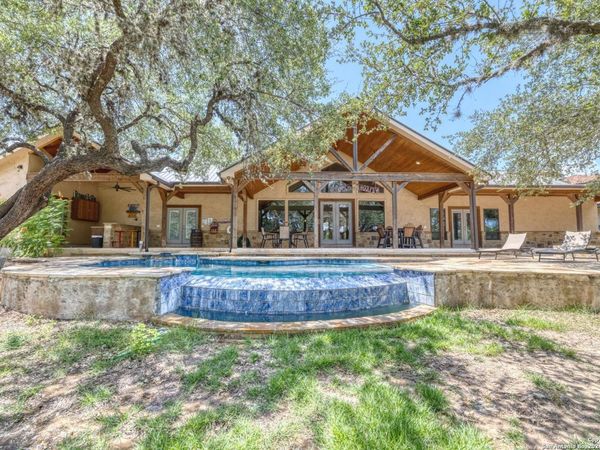 216 skipping stone, ConCan, TX 78838