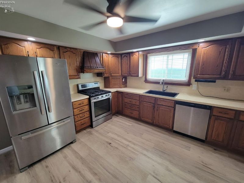 4470 W State Street, Lindsey, OH 43442 Photo 2