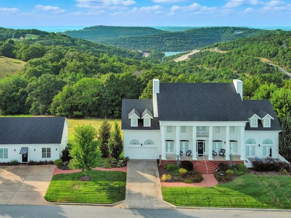 160 Emerald Pointe Drive, Hollister, MO 65672