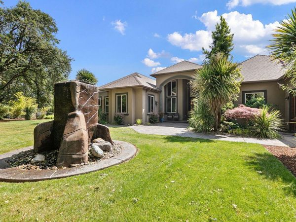 1025 Echo Drive, Roseburg, OR 97470