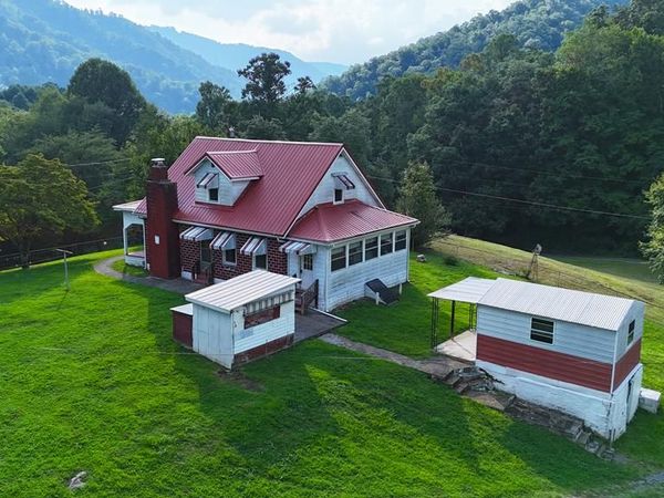112 Tranquil Court, NAOMA, WV 25140
