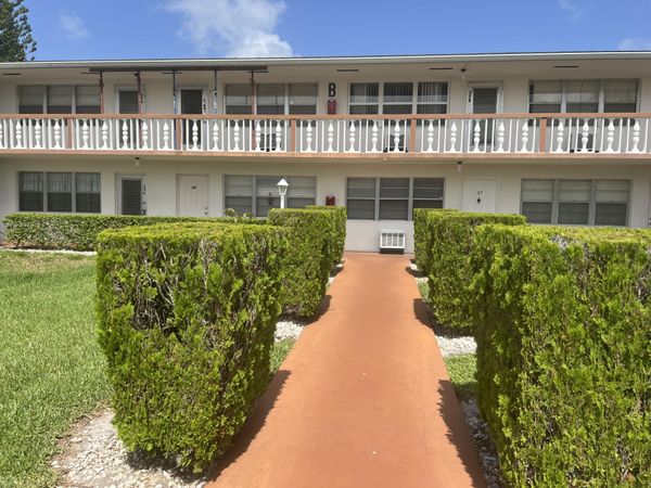 41 Cambridge B, West Palm Beach, FL 33417