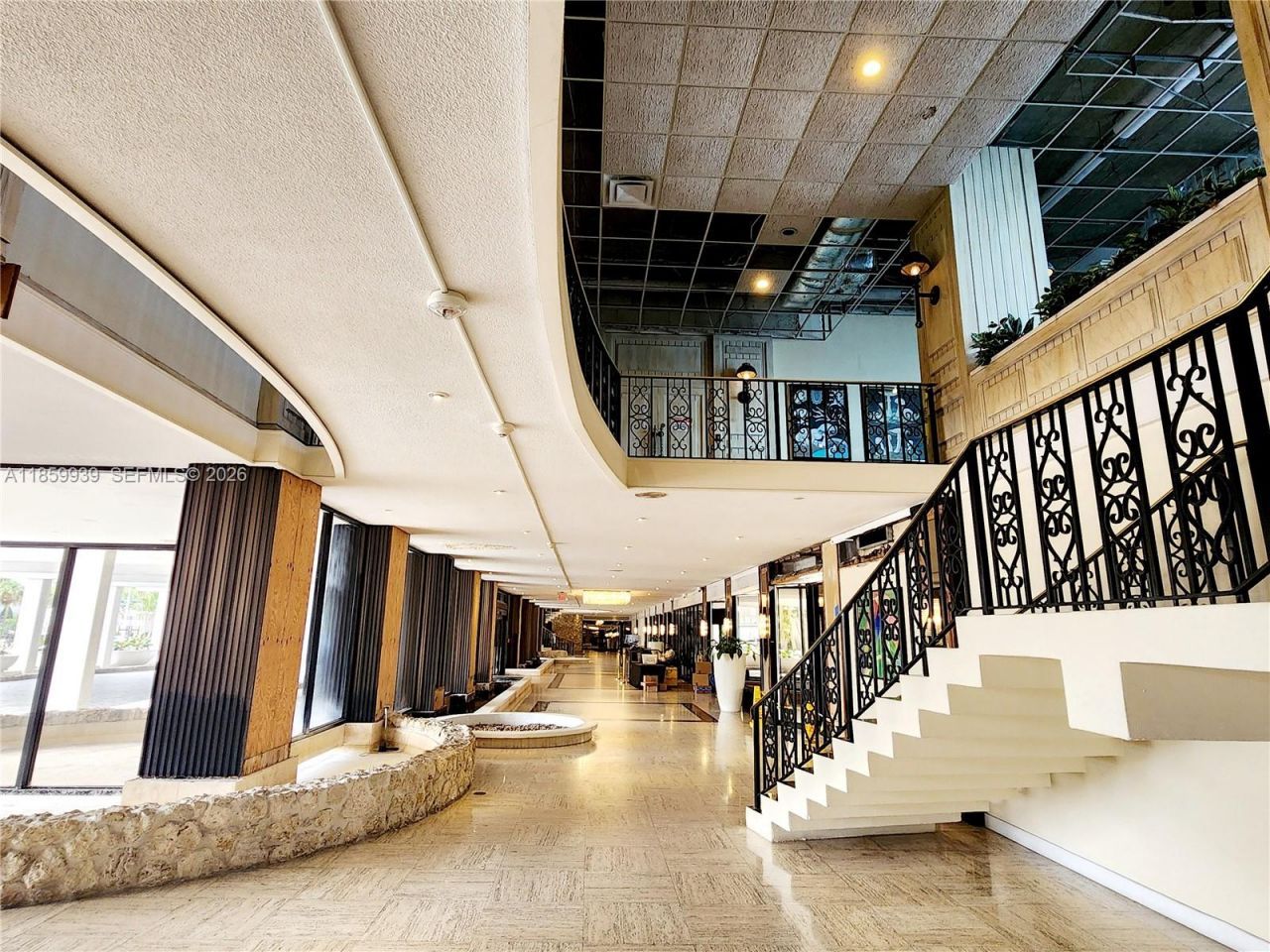 5555 Collins Ave, Unit 9S, Miami Beach, FL 33140 Photo