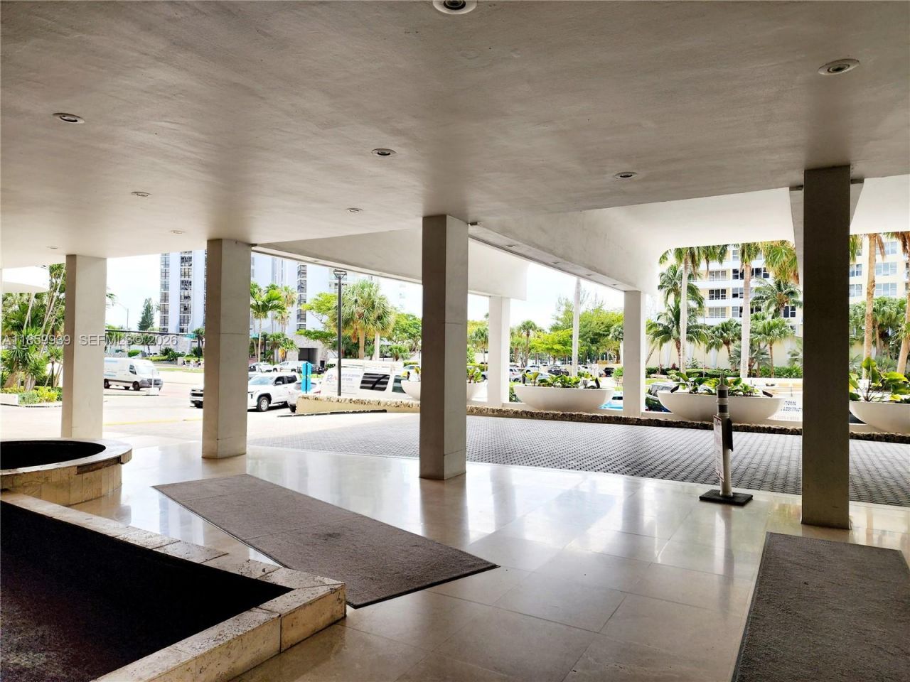 5555 Collins Ave, Unit 9S, Miami Beach, FL 33140 Photo