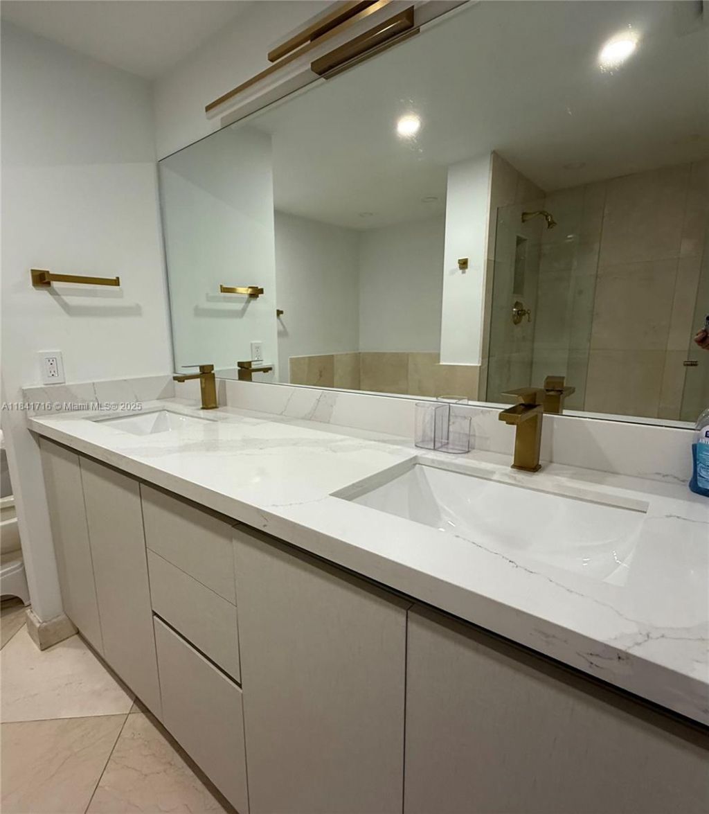 3610 Yacht Club Dr, Unit 713, Aventura, FL 33180 Photo