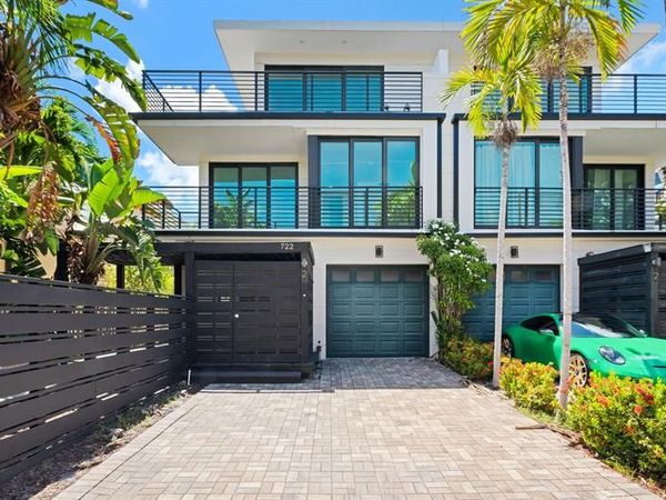 722 NE 15th Ave, Unit 2, Fort Lauderdale, FL 33304