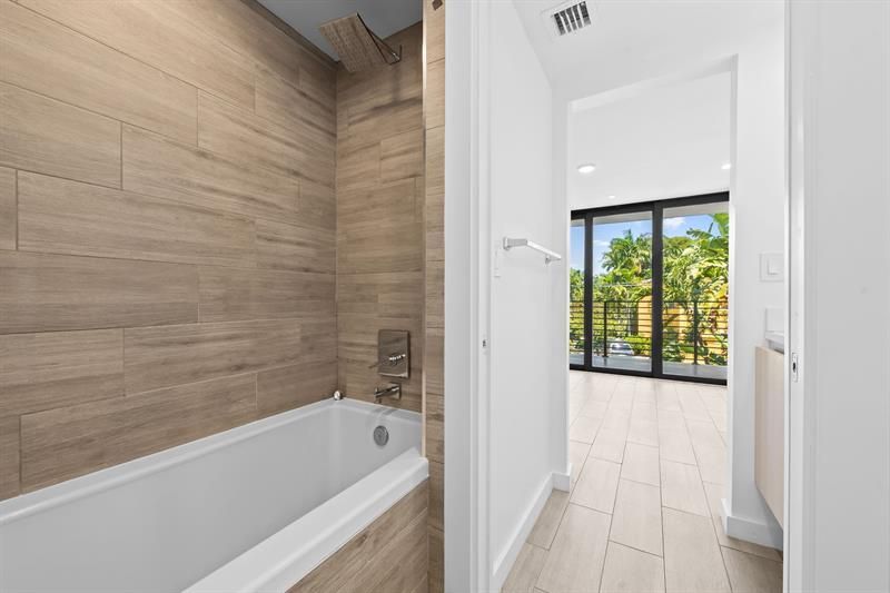 722 NE 15th Avenue, Unit 2, Fort Lauderdale, FL 33304 Photo