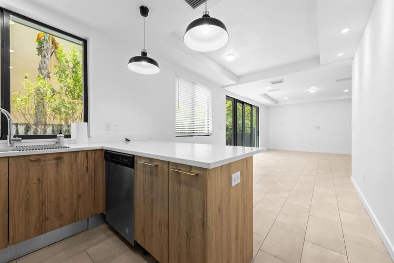 722 NE 15th Avenue, Unit 2, Fort Lauderdale, FL 33304 Photo