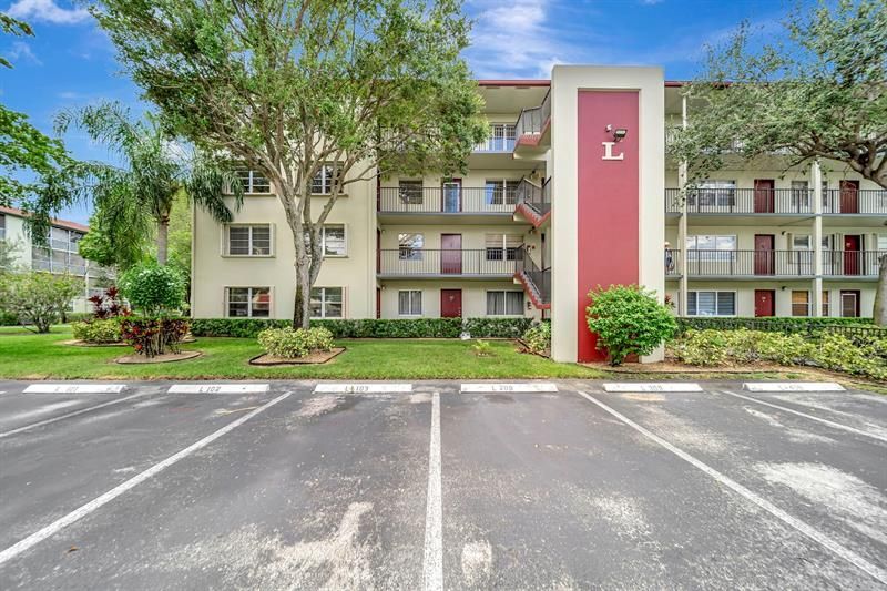 13250 SW 7th Court, Unit 402L, Pembroke Pines, FL 33027 Photo