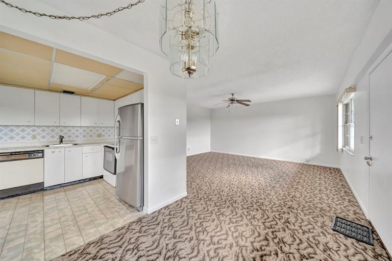 13250 SW 7th Court, Unit 402L, Pembroke Pines, FL 33027 Photo