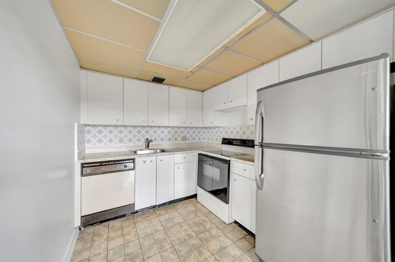 13250 SW 7th Court, Unit 402L, Pembroke Pines, FL 33027 Photo