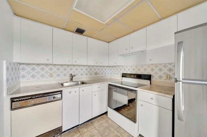 13250 SW 7th Court, Unit 402L, Pembroke Pines, FL 33027 Photo