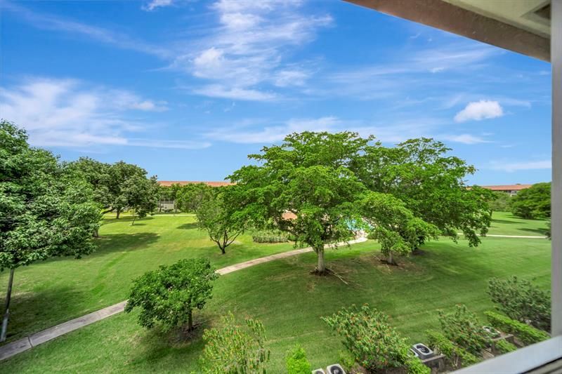 13250 SW 7th Court, Unit 402L, Pembroke Pines, FL 33027 Photo