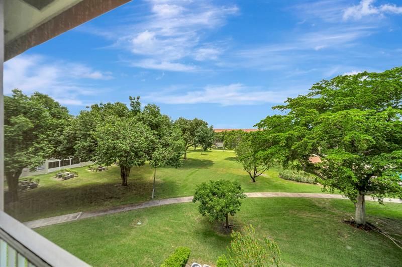 13250 SW 7th Court, Unit 402L, Pembroke Pines, FL 33027 Photo