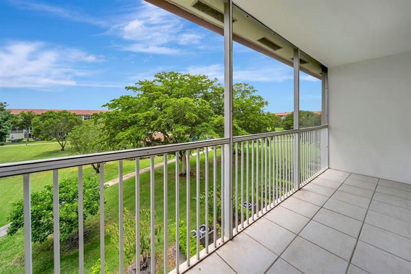 13250 SW 7th Court, Unit 402L, Pembroke Pines, FL 33027 Photo