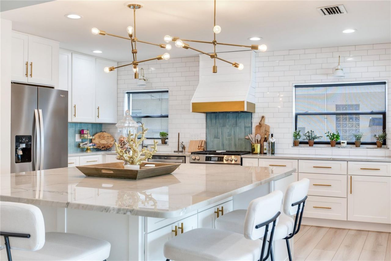 17081 Dolphin Drive, North Redington Beach, FL 33708 Photo