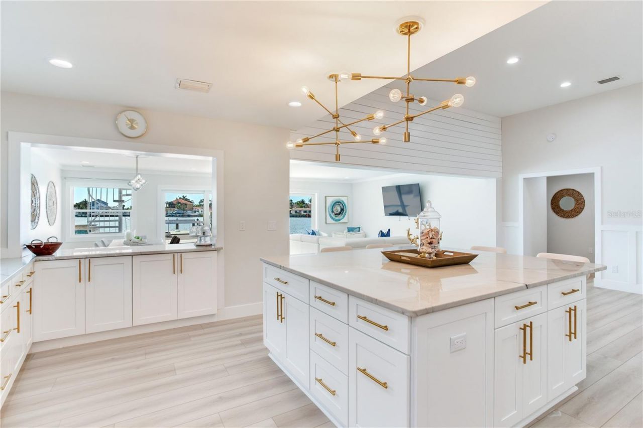 17081 Dolphin Drive, North Redington Beach, FL 33708 Photo