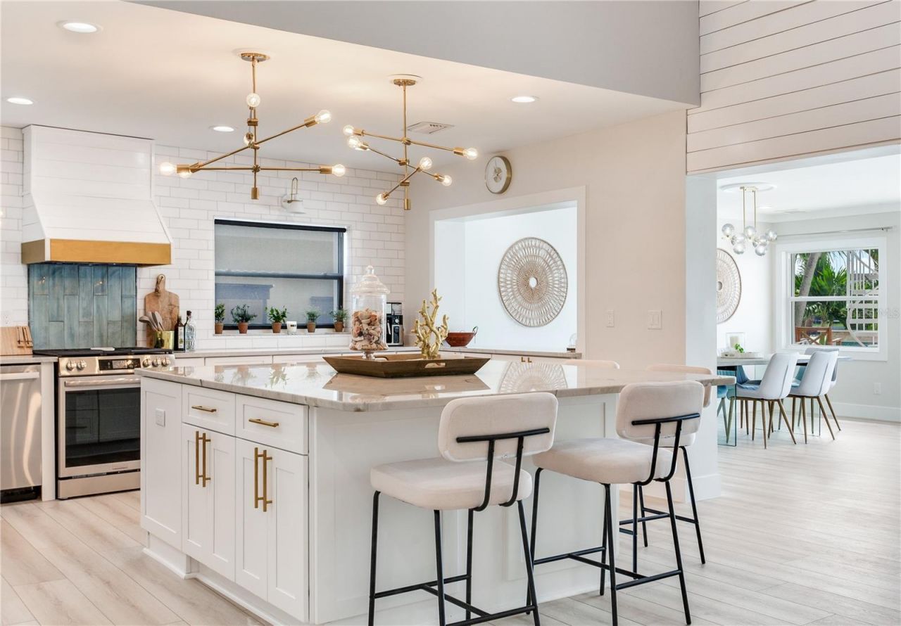 17081 Dolphin Drive, North Redington Beach, FL 33708 Photo