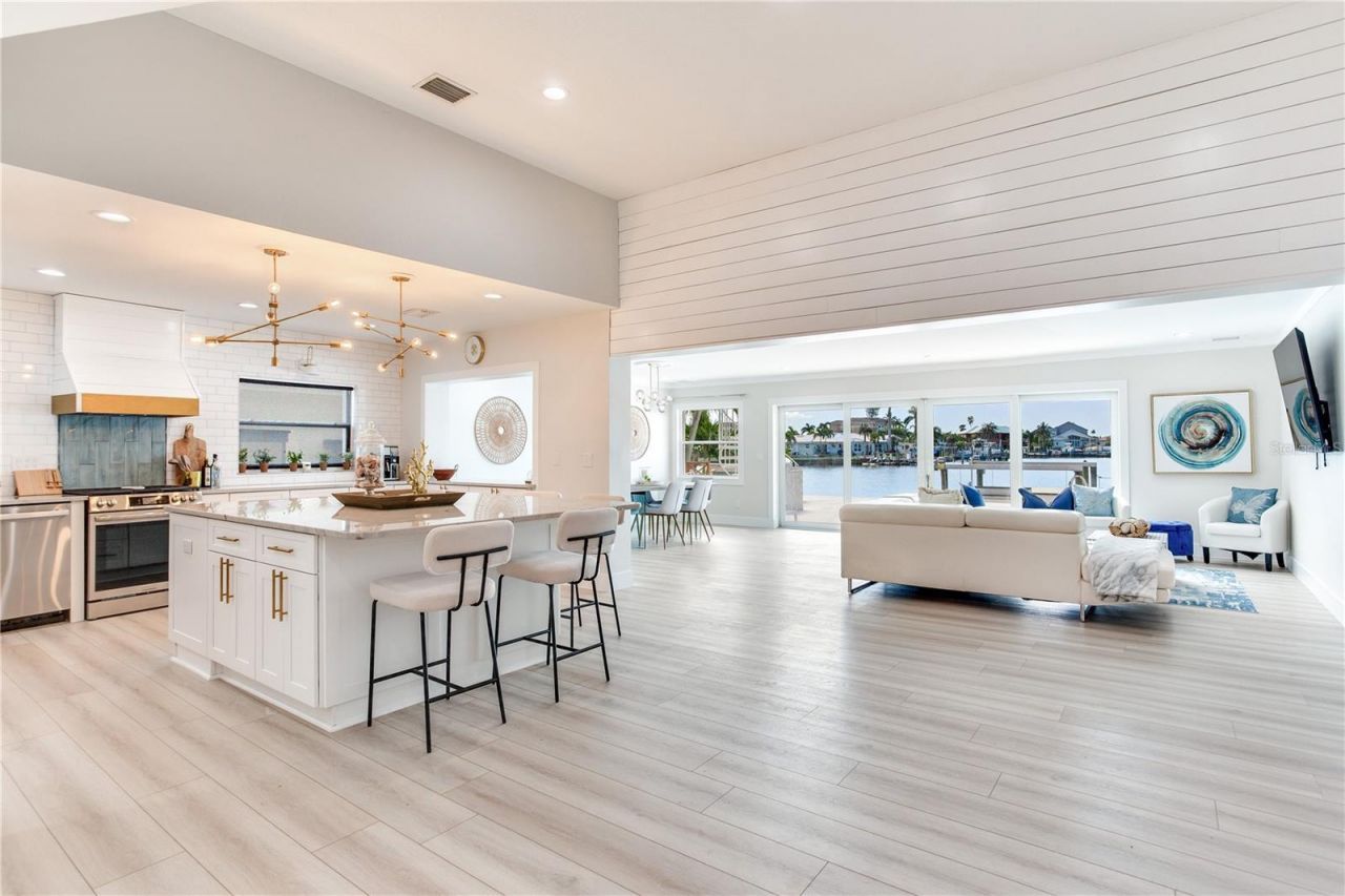 17081 Dolphin Drive, North Redington Beach, FL 33708 Photo