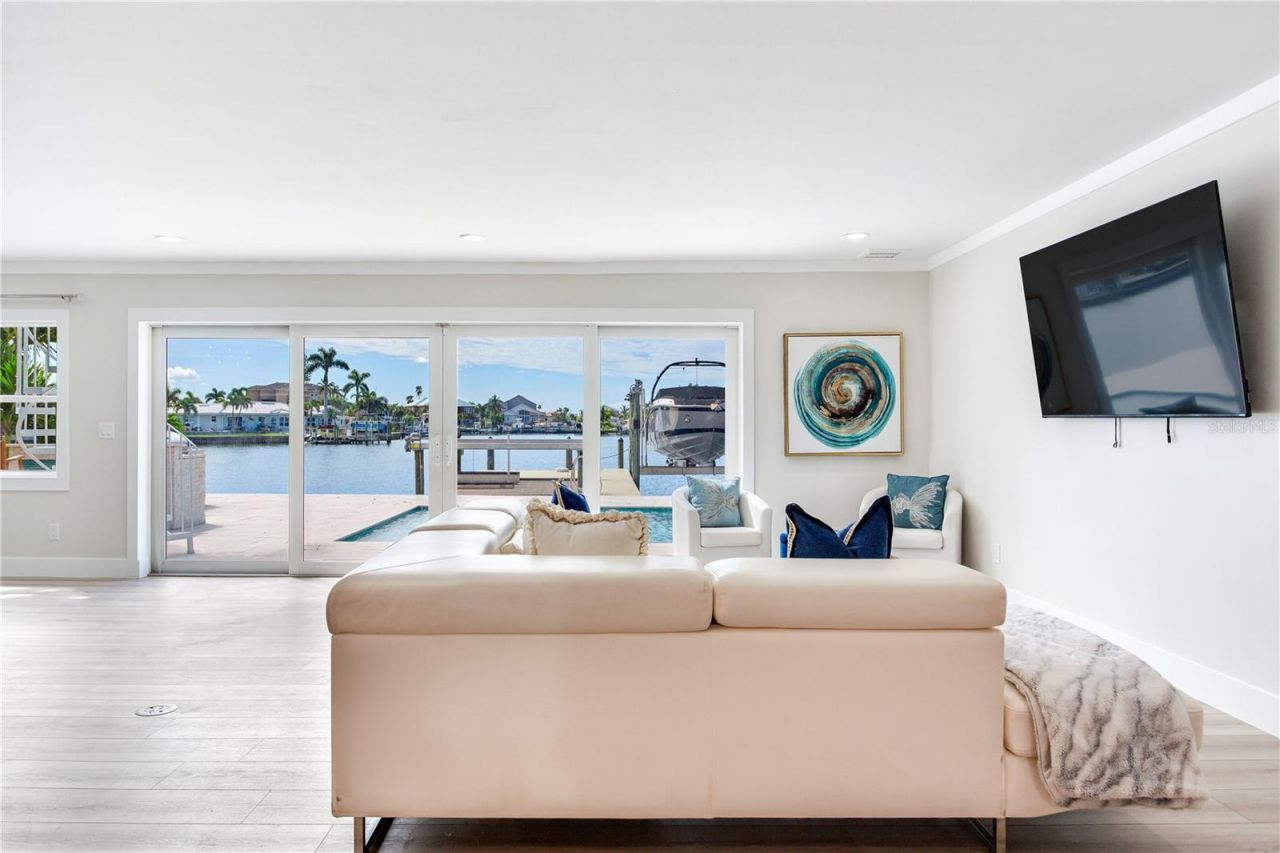 17081 Dolphin Drive, North Redington Beach, FL 33708 Photo