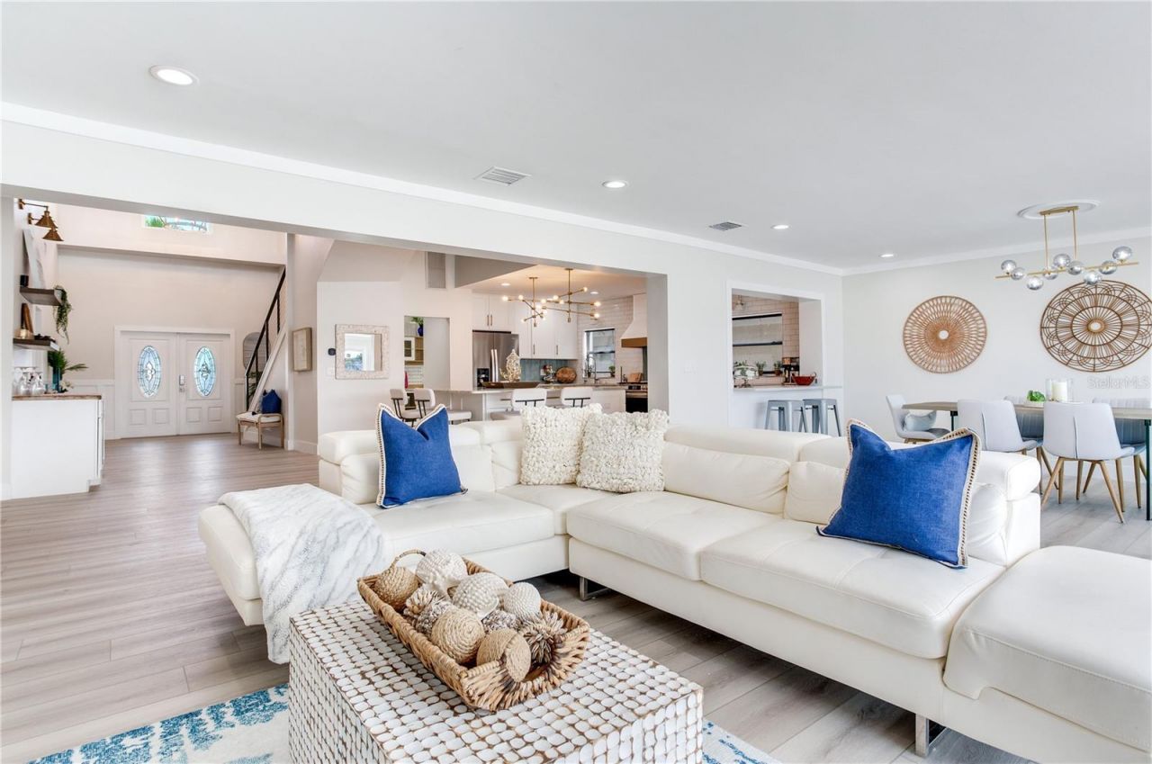 17081 Dolphin Drive, North Redington Beach, FL 33708 Photo