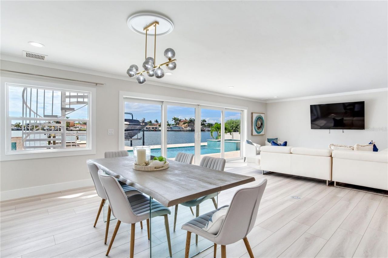 17081 Dolphin Drive, North Redington Beach, FL 33708 Photo