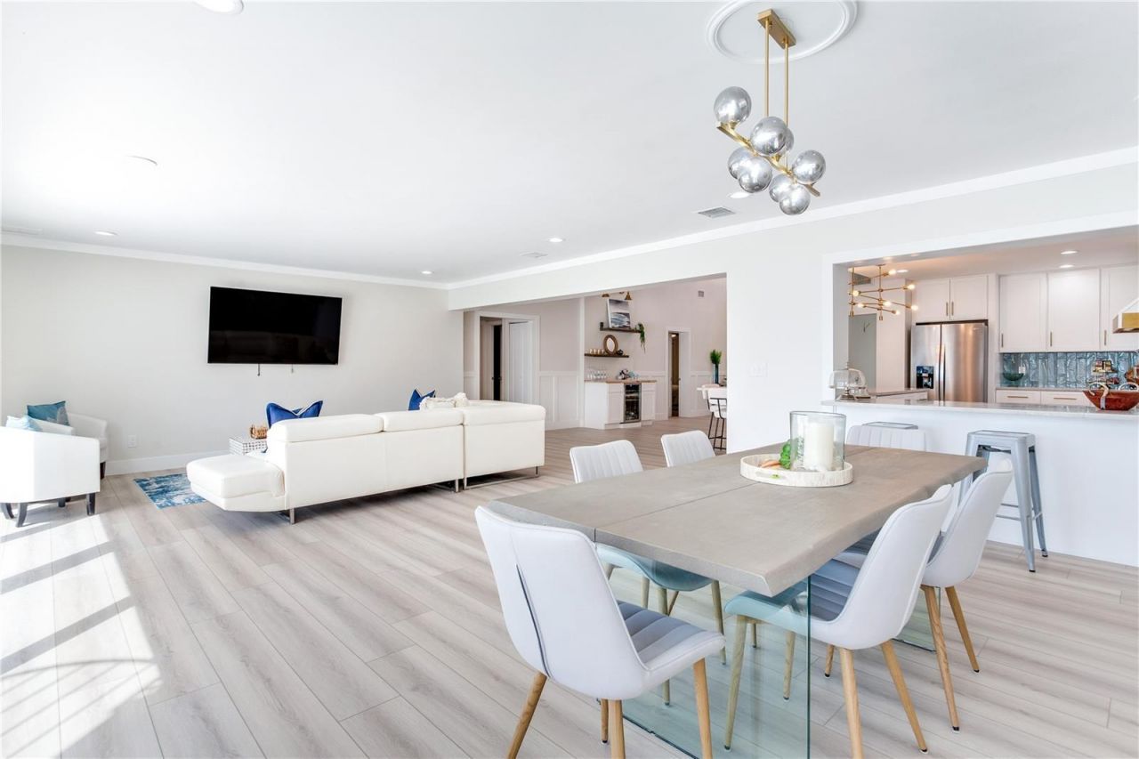 17081 Dolphin Drive, North Redington Beach, FL 33708 Photo