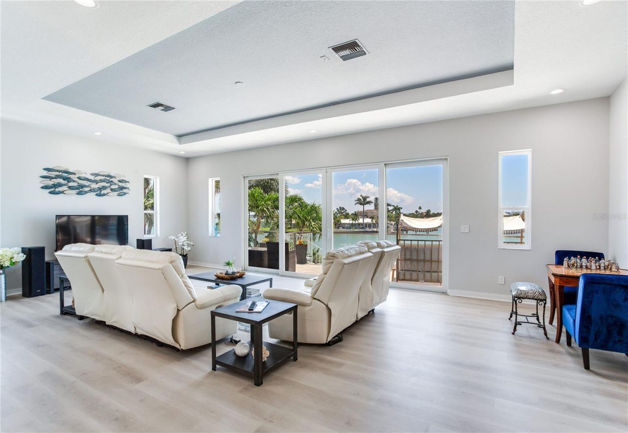 17081 Dolphin Drive, North Redington Beach, FL 33708 Photo