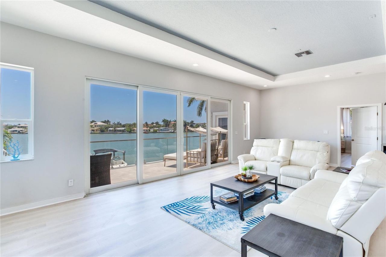 17081 Dolphin Drive, North Redington Beach, FL 33708 Photo