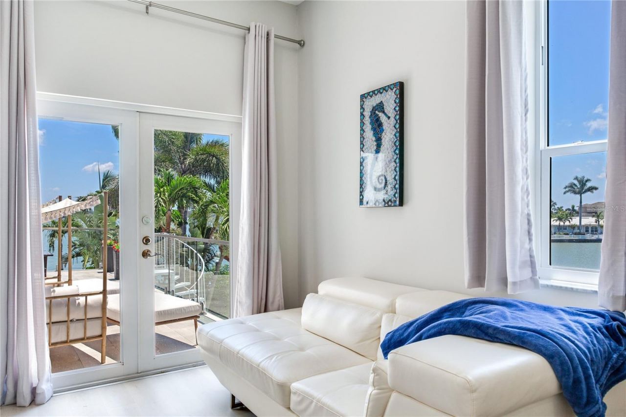 17081 Dolphin Drive, North Redington Beach, FL 33708 Photo