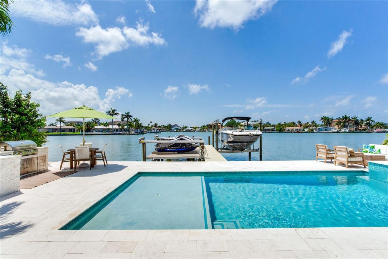 17081 Dolphin Drive, North Redington Beach, FL 33708 Photo