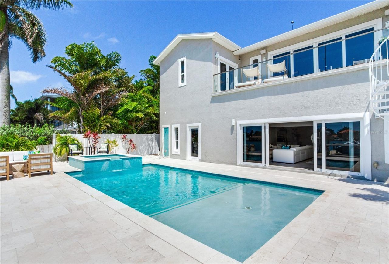 17081 Dolphin Drive, North Redington Beach, FL 33708 Photo