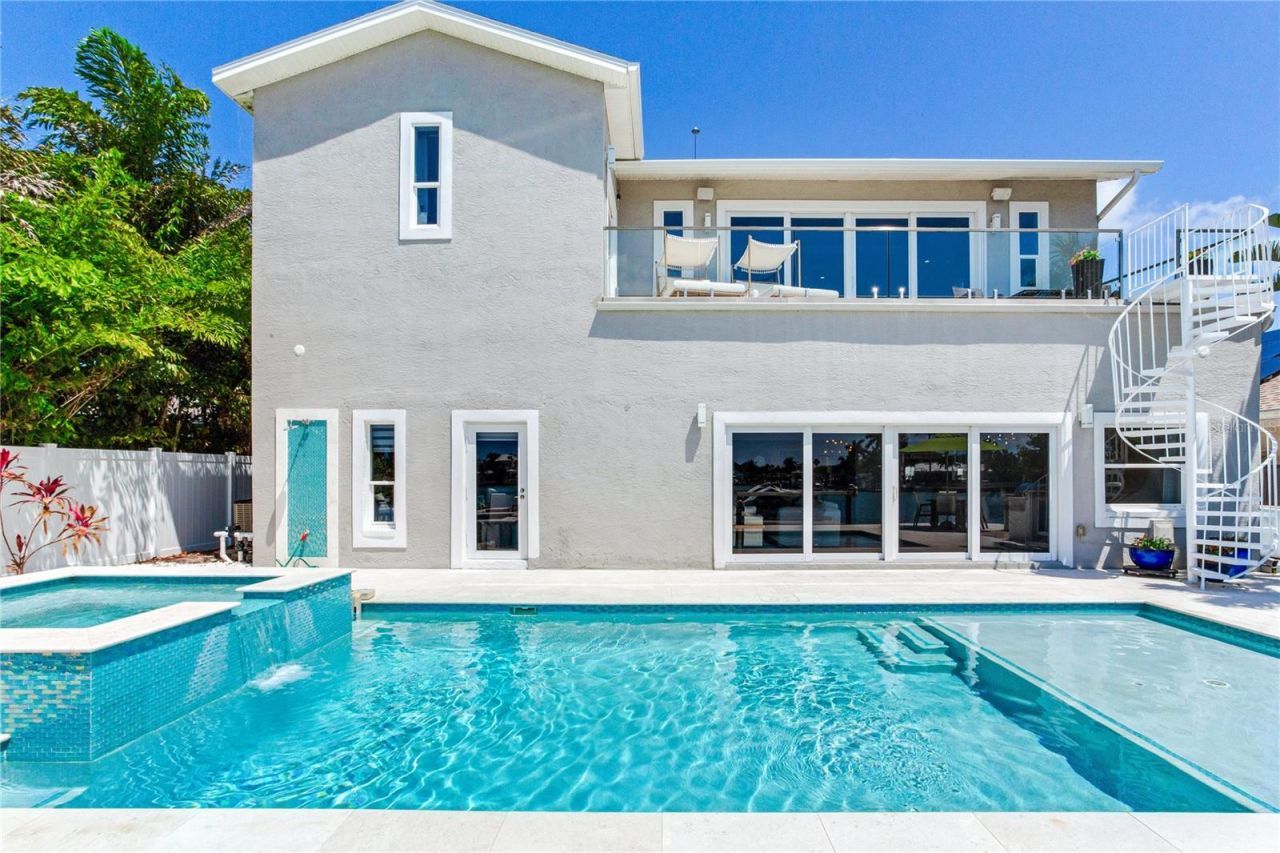 17081 Dolphin Drive, North Redington Beach, FL 33708 Photo